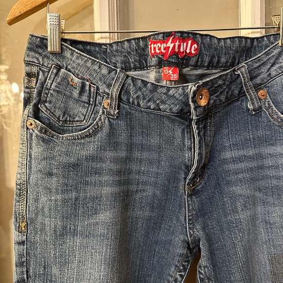 Free Style Revolution women’s junior size Cropped/Capri Jeans - Picture 4 of 9
